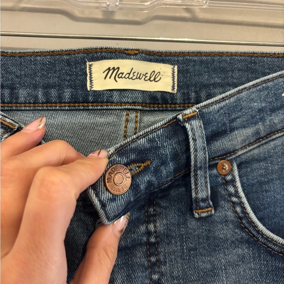 Madewell Mid Rise Kick Out Cropped Jean Size 28 in Brinton Wash - Picture 6 of 11